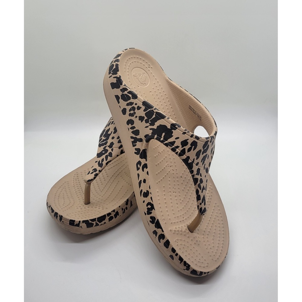 Crocs Sloane Leopard Flip Flops Women's 7 Gold Animal Print Platform Sandals
